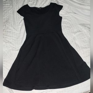 Simple & comfy black dress